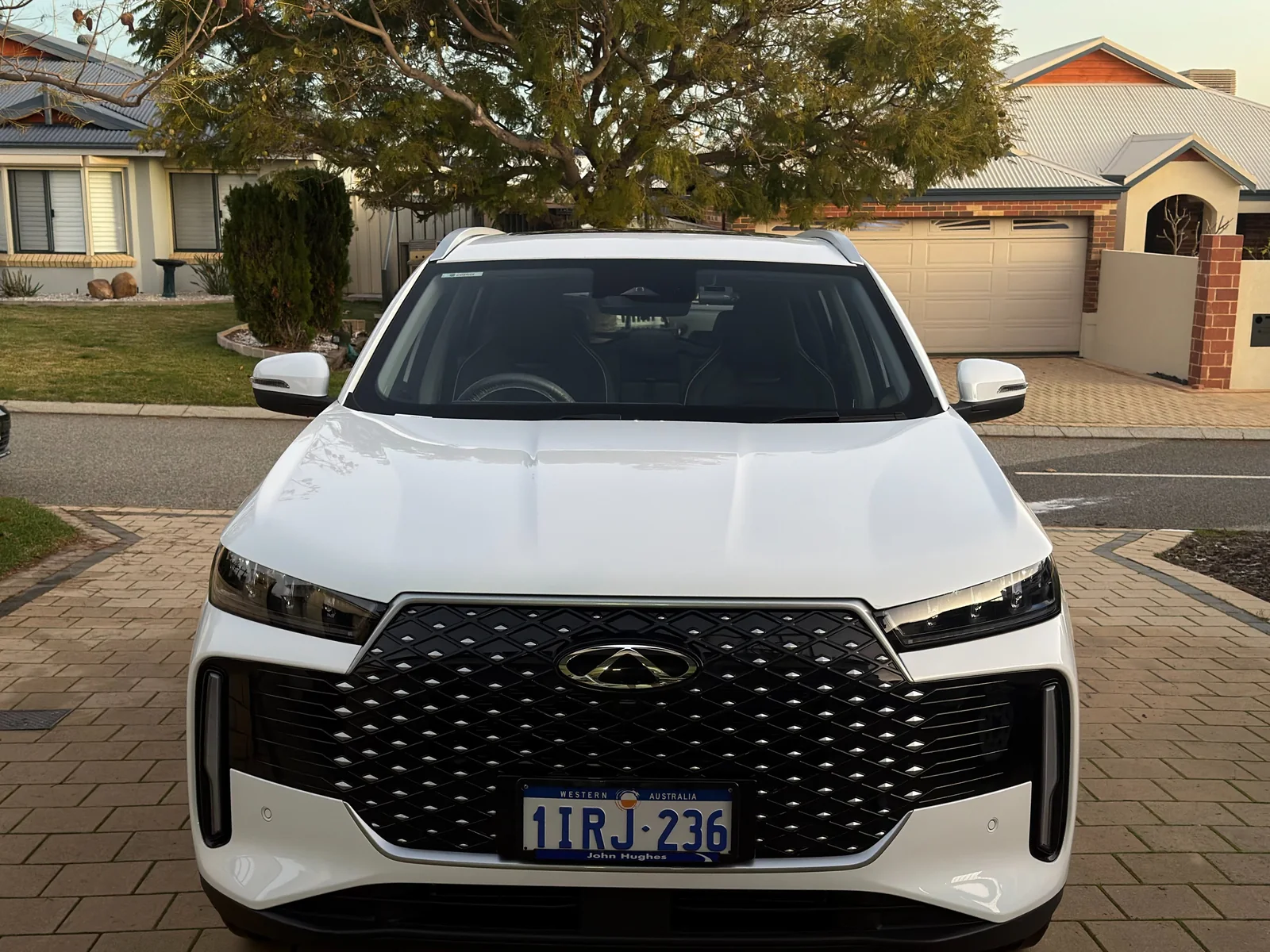 Chery, full exterior